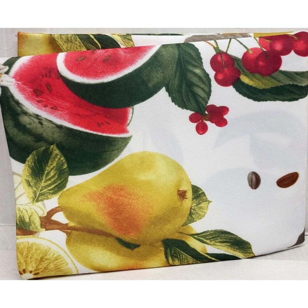 1 Printed Fabric Tablecloth, 60